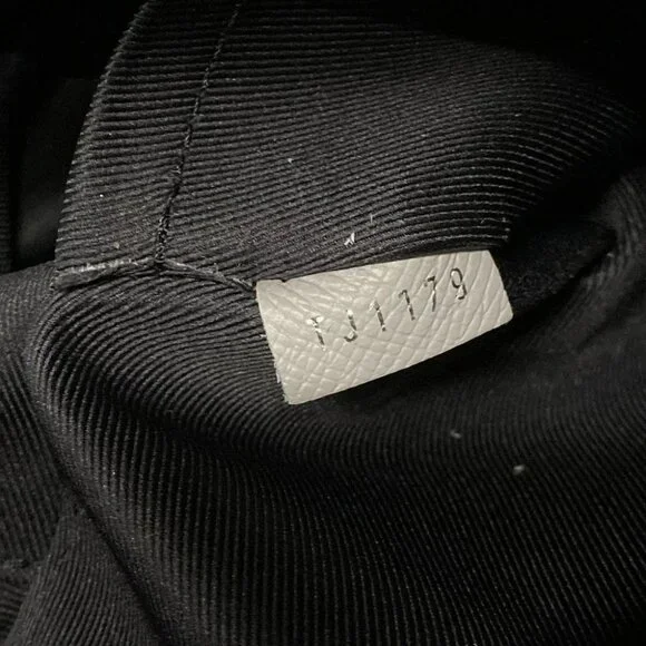 LOUIS VUITTON Discovery Backpack Bronze/Optic White Taigarama - Picture 14 of 15